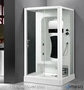 Doccia con telaio in alluminio verniciato bianco con seduta